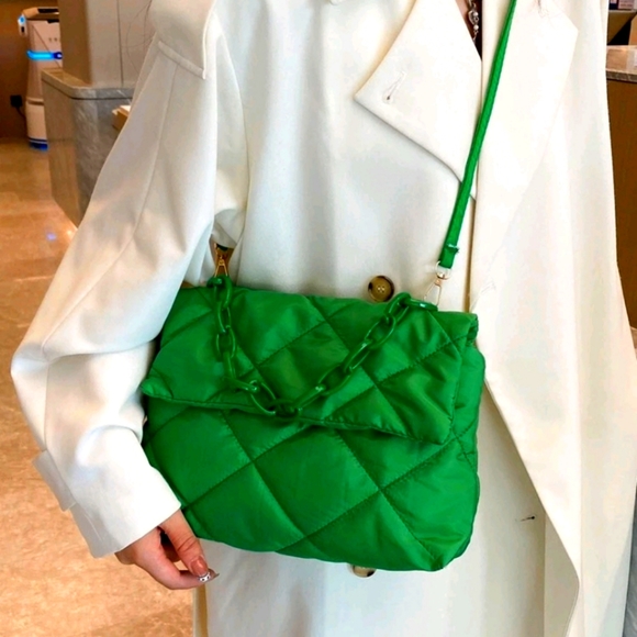 Handbags - Green Quilted Pattern Chain Decor Flap Square Bag with Zipper & Magnetic Closure